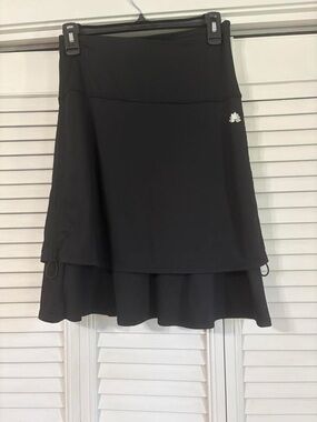 Snoga RUFFLE-HEM SKORT